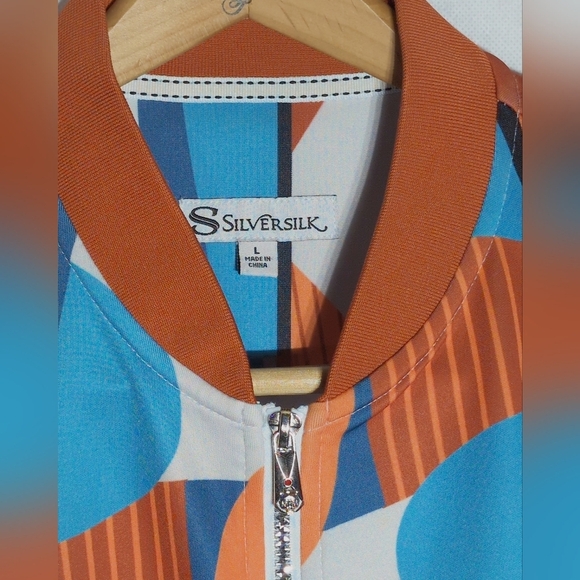 Silversilk L Wolf Zipper Geometric Patterned Jacket - Picture 2 of 7